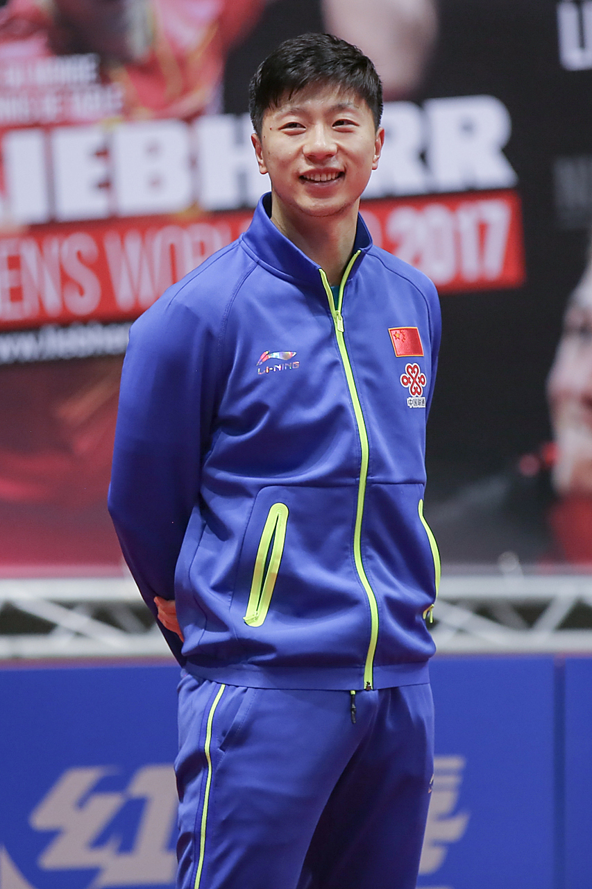 马龙,这位被誉为"六边形战士"的超级巨星,在球场上的表现简直就像是一