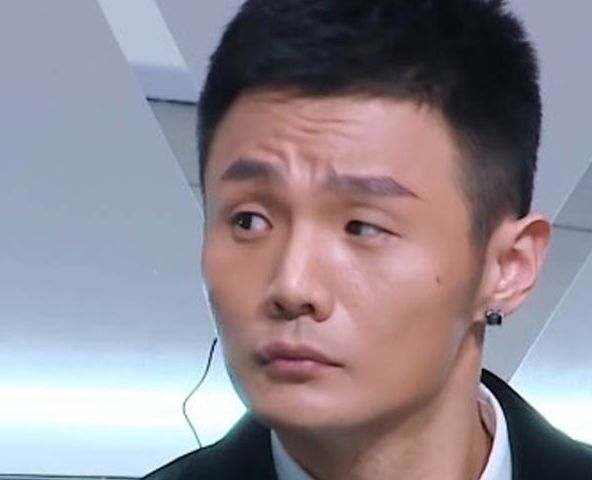 被指严肃李荣浩喊冤,现场扮鬼脸正名,网友:都是小眼睛惹的祸