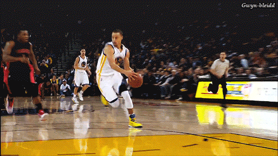 nba中最夸张的扣篮,隔人暴扣都是常规操作(gif)