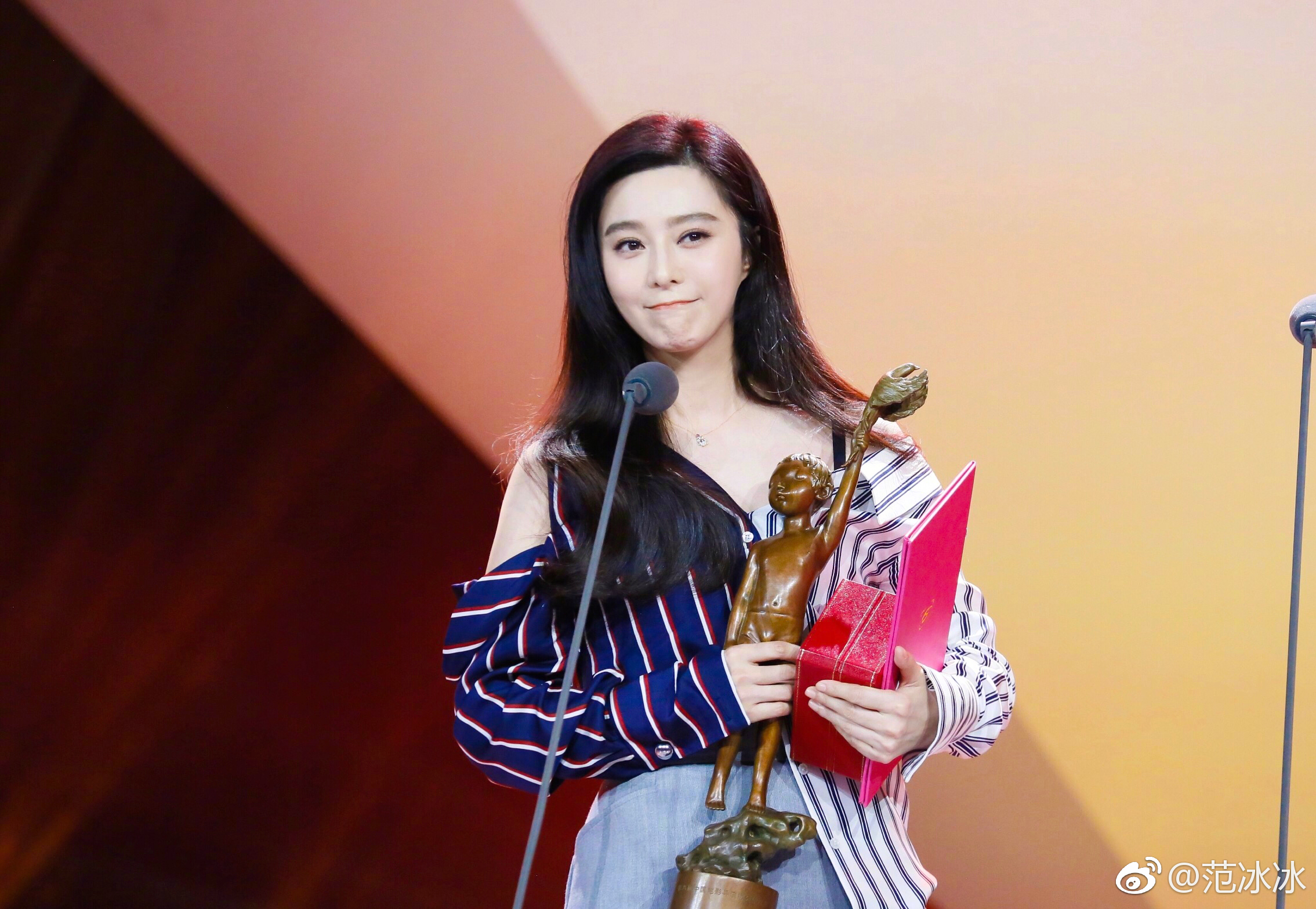 周润发计划将自己的全部财产捐给慈善机构打脸范冰冰