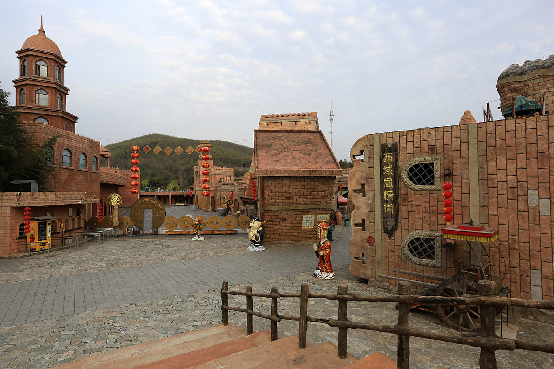 心定西再出发#定西陇西古莱坞景区是一个以影视拍摄为主题的旅游厩