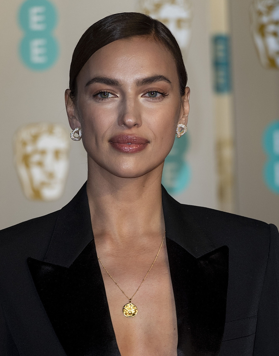 c罗前女友伊莲娜身材完美,太有魅力了