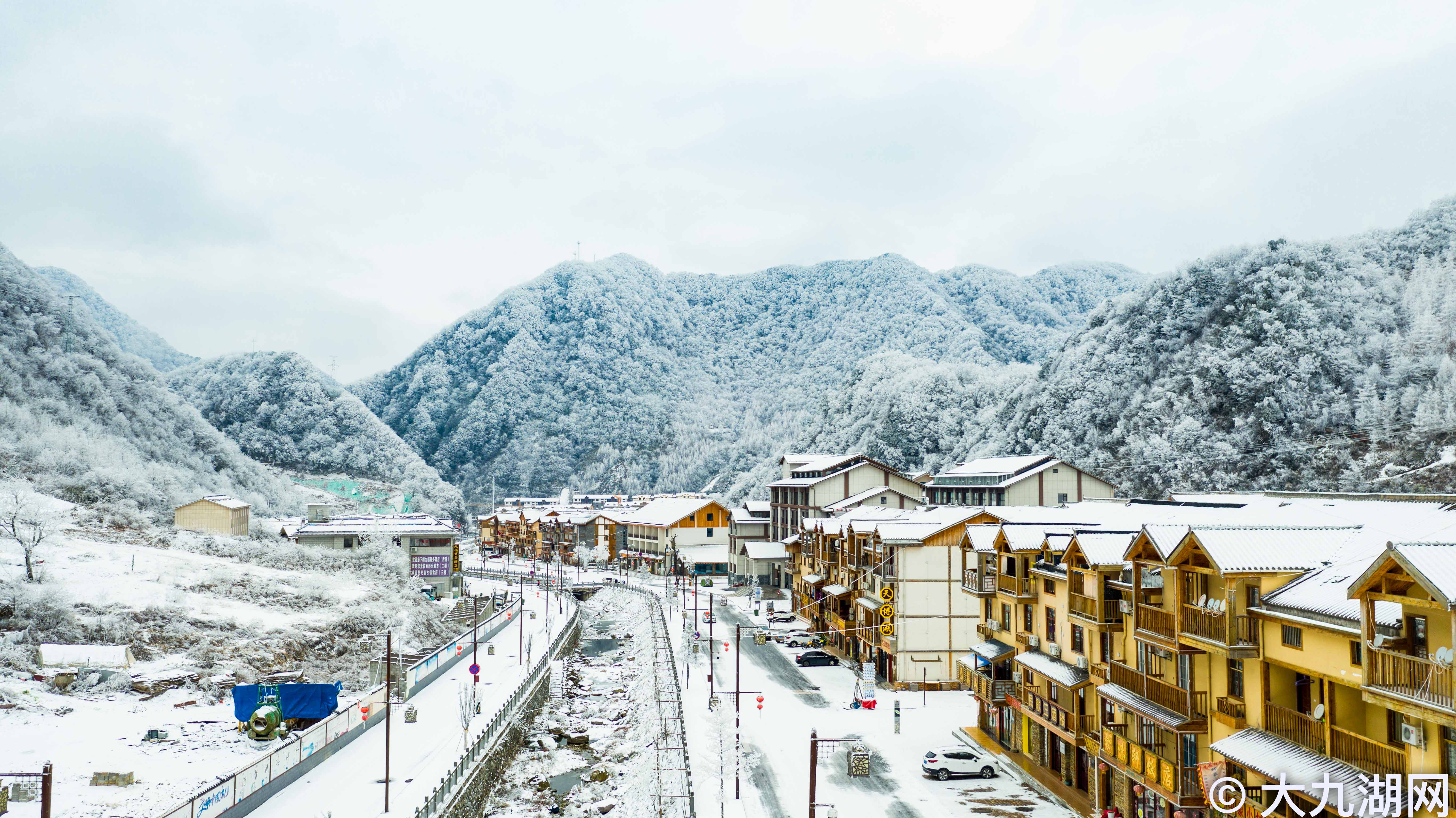 神农架大九湖坪阡古镇雪景|美丽冻人