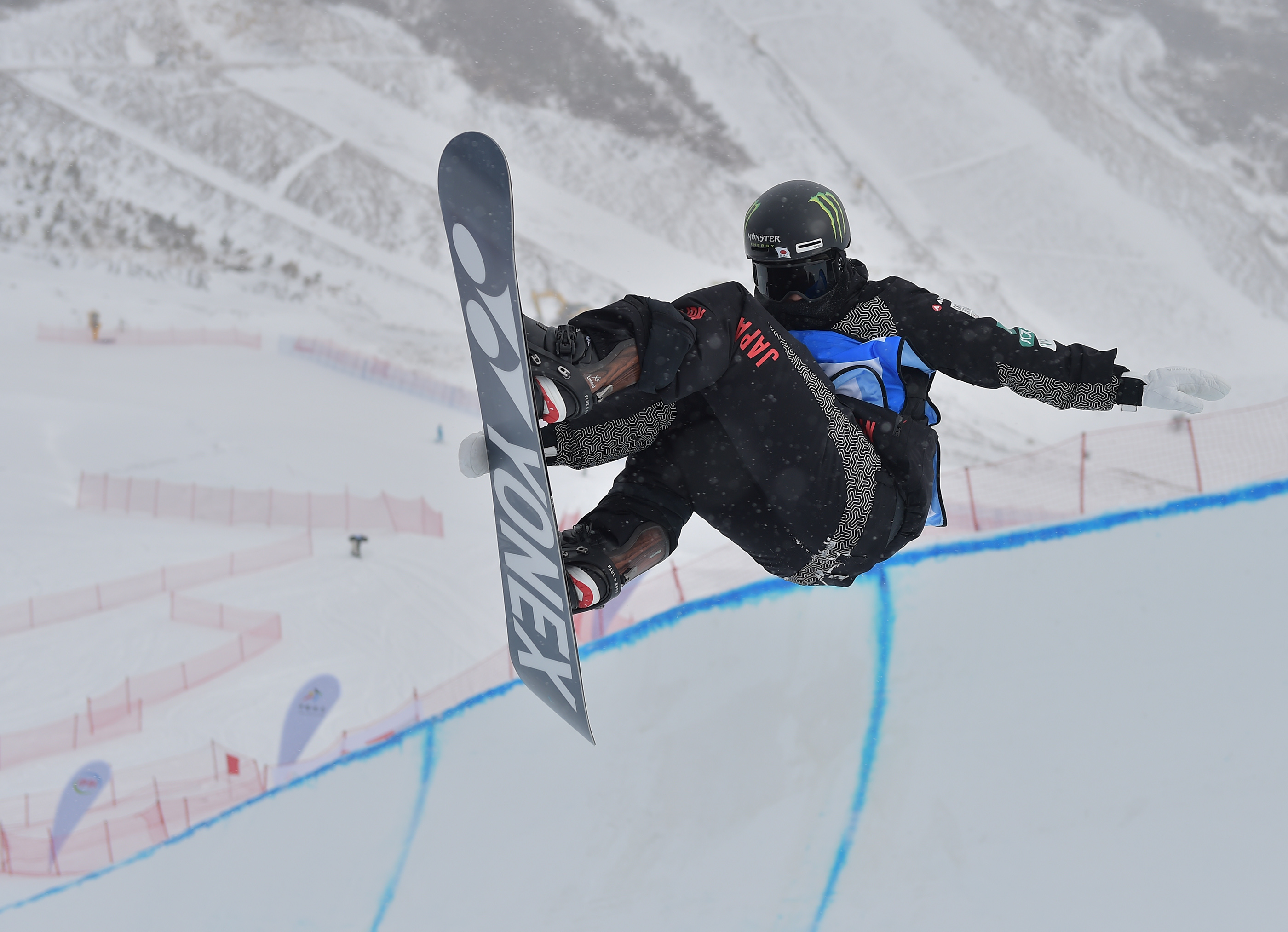 滑雪丨单板滑雪u型槽世界杯:男子资格赛赛况