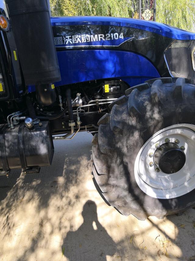有些农机人把雷沃mr2104拖拉机和东方红ld2104拖拉机,并列为选购名单