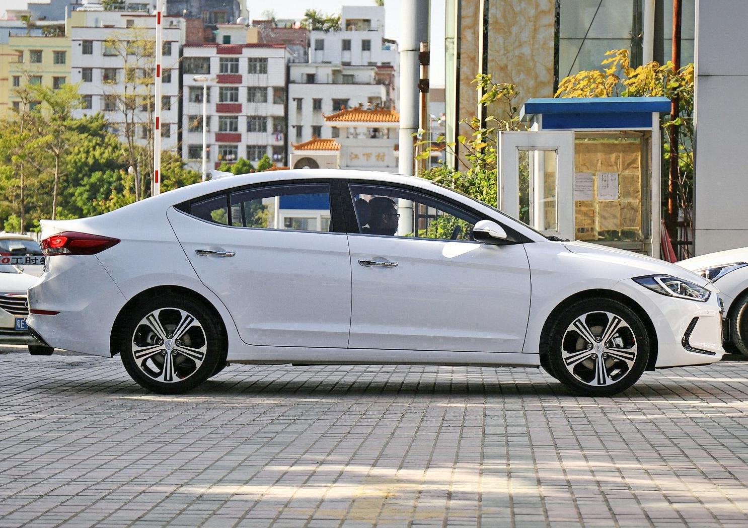 欣赏领动高清汽车图片,美观的外观,科技感满满