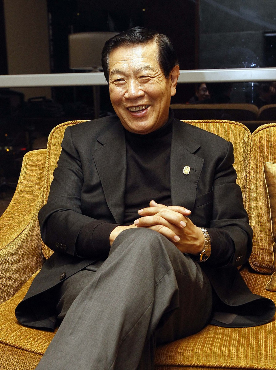 当年,李昌钰到埃及旅游,导游指着金字塔旁边的荒漠介绍:"古埃及人将20