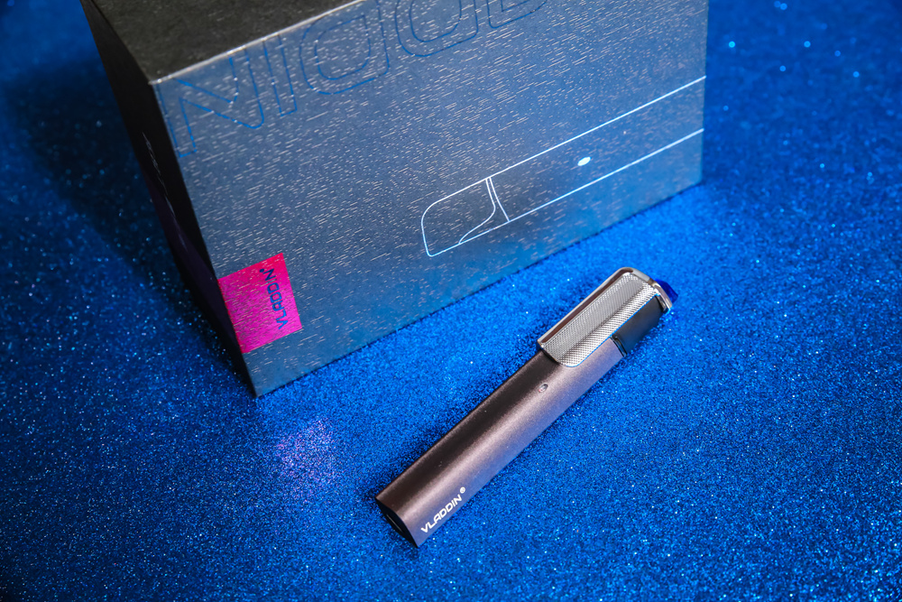 老烟枪为了健康赶时髦,尝鲜0焦油多口味瓦拉丁换弹电子烟