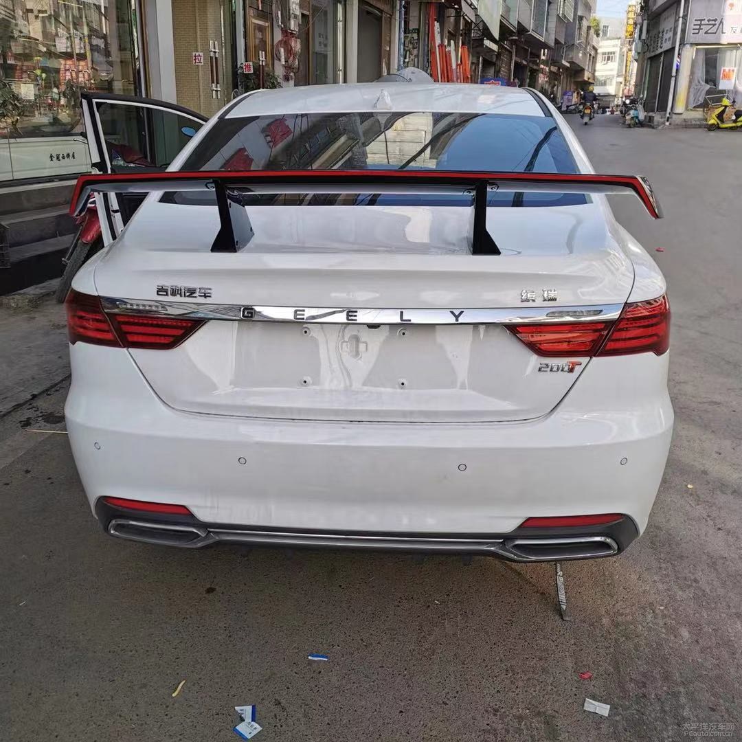 贴纸/尾翼/伪豪车 女生眼中最low的汽车改装