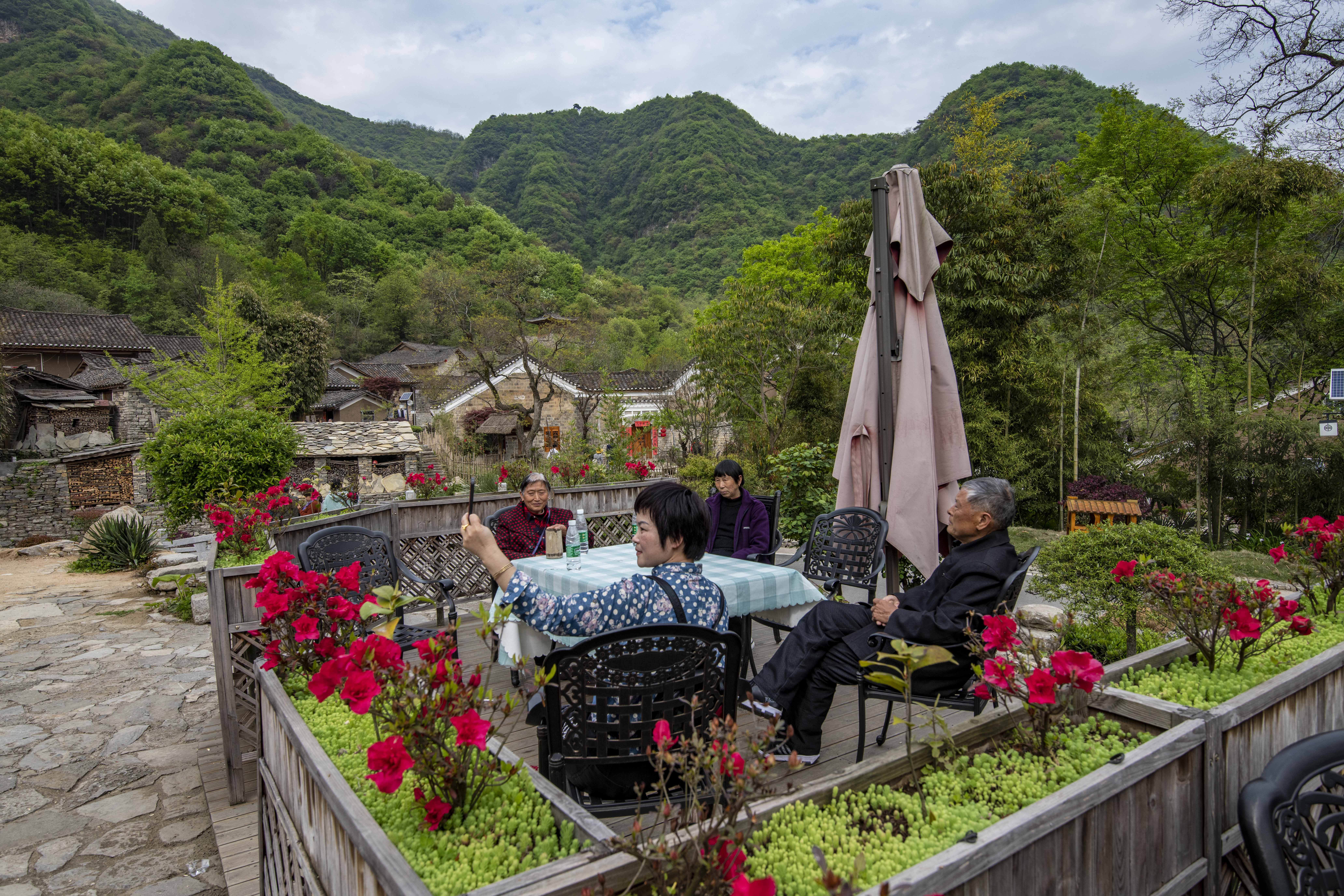 湖北远安:贫困村变身休闲民宿旅游村(5)