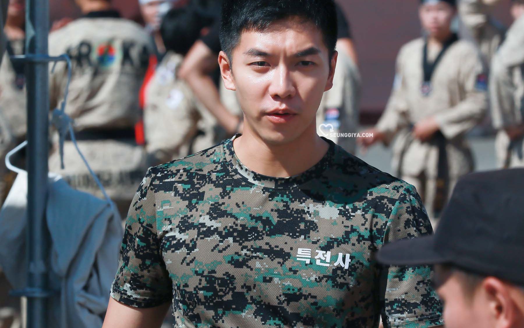 李昇基根本是天选之子,五十年难得一见的贵命,人送外号人间符咒