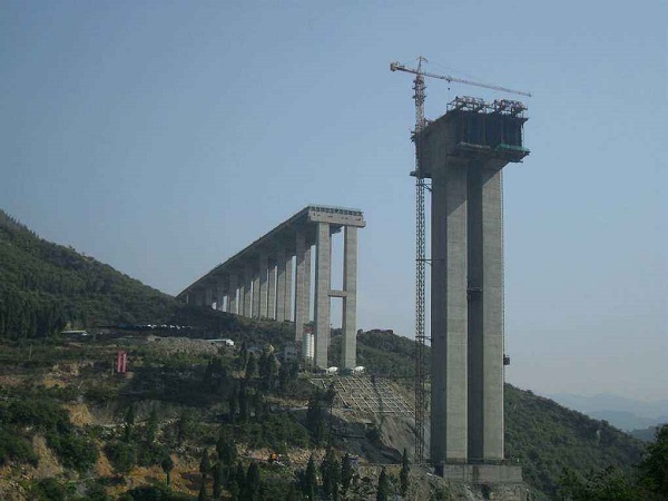 无人机修桥?"基建狂魔"再玩新花样,国外网友大呼不可思议