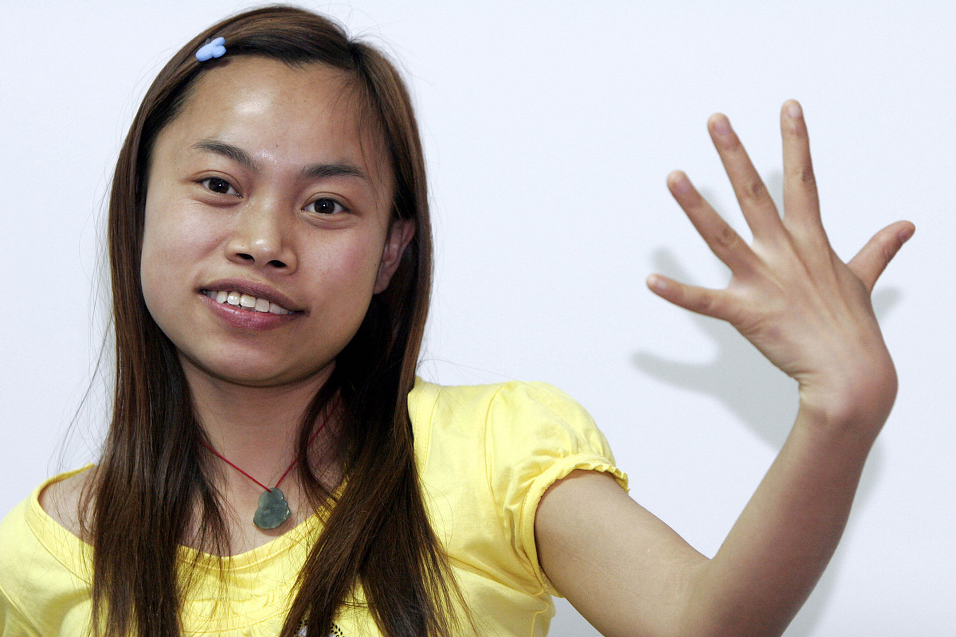 有网友在美国碰到凤姐,曾以独特言行和犀利形象红极一时的凤姐罗玉凤