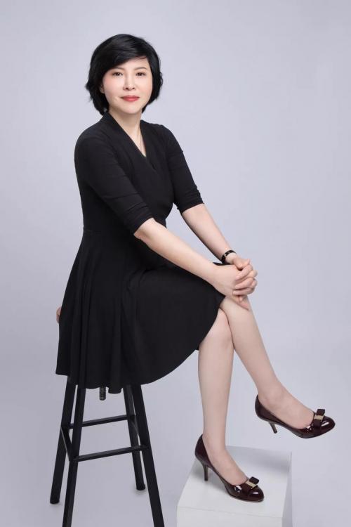 上海光博士何丽英:拒绝随波逐流,有要求,不将就