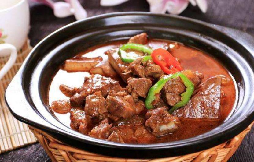 同为牛肉,为何煎牛排几分钟,炖牛肉却要个把小时?