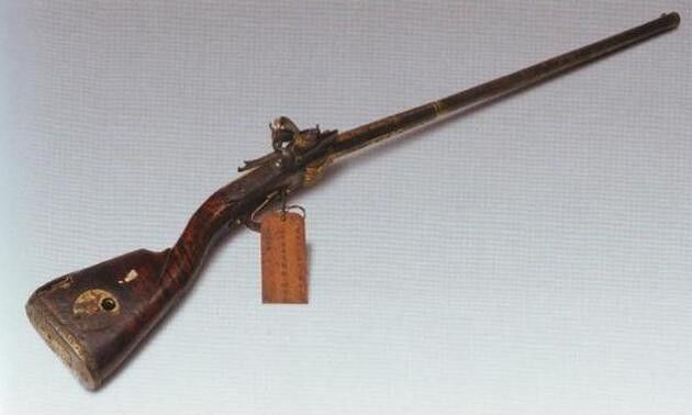 康熙时期就有机关枪!只因康熙听信一洋人谗言,只能沦为皇室玩物