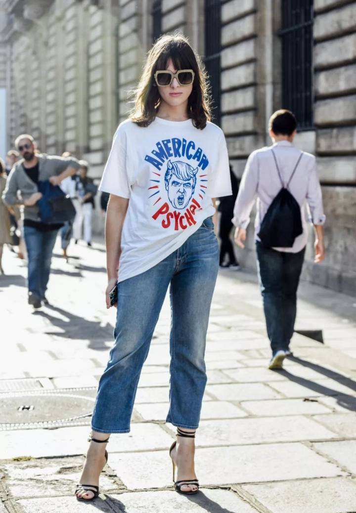 造型越简单越显气质?基础款白t恤搭配牛仔裤,舒适还不挑人