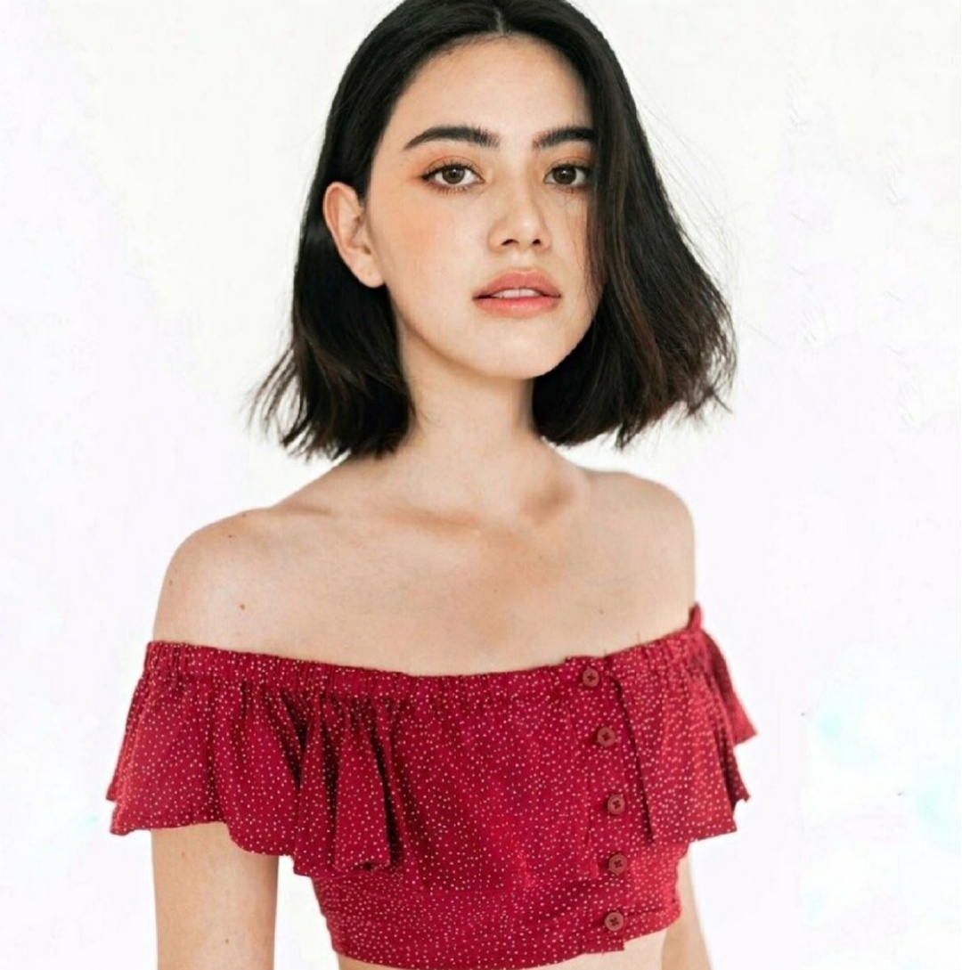 最美90后泰星mai,凭颜值多次上热搜,穿搭更是圈内女星模本