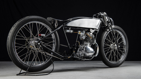 本田cb125小排量摩托车,玩姿态复古改装