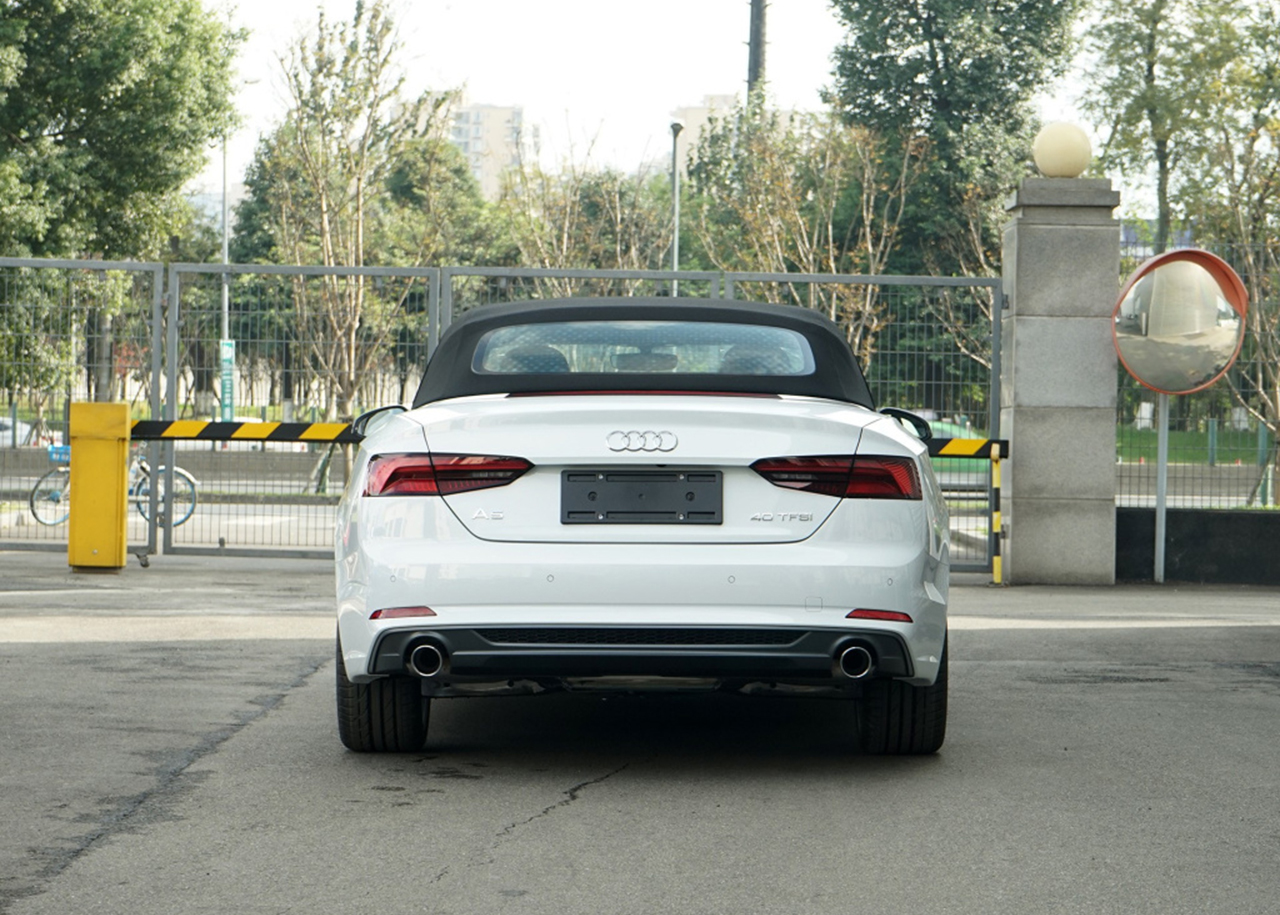 迷倒万千小姐姐的奥迪,quattro是其次,主要是敞篷的高颜值