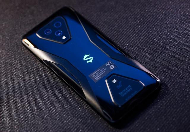 黑鲨 3现货开售,为什么小米10不行?米粉讨说法!