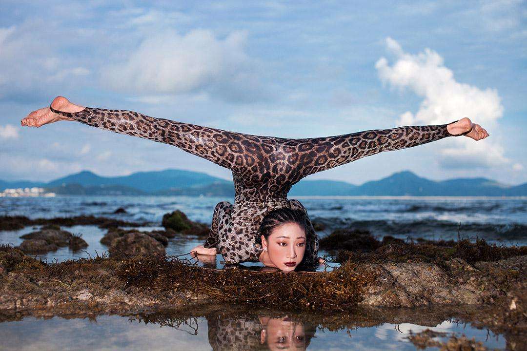 中国第一柔术美女,身体能轻松摆出m,甚至惊艳全世界