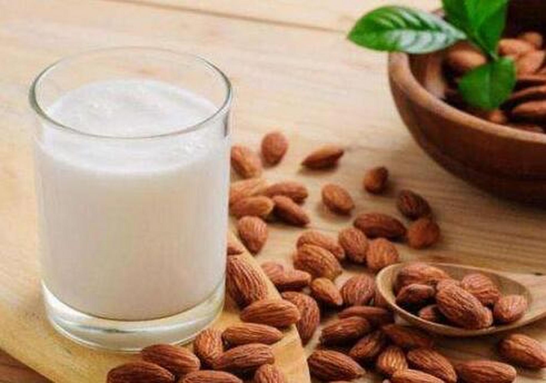 百城百味#杏仁露的功效也非常强大,具有润肺止咳,调节血脂,降低人体