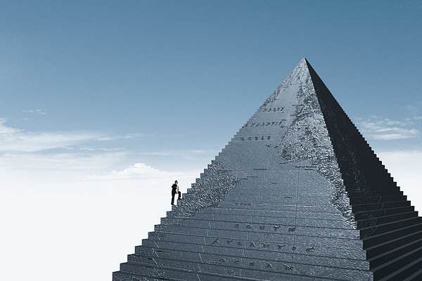 金字塔的诅咒真的存在吗?为何那些曾经攀爬金字塔的人都后悔了?