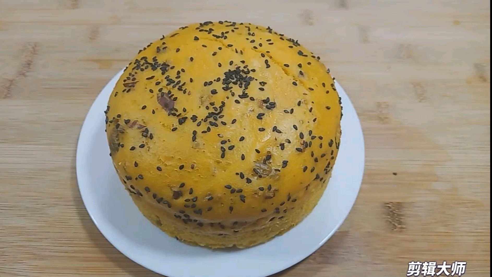 无水无油简单做南瓜发糕 营养丰富 大人小孩都爱吃