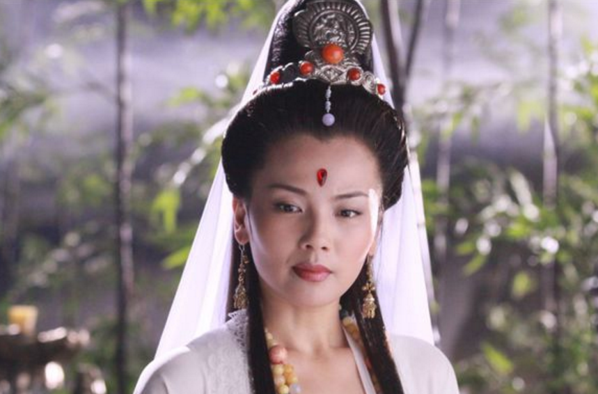 第三位,刘涛,她在张纪中版本的《西游记》中扮演观音,刘涛的气质本来