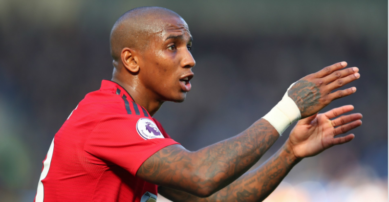 阿什利-扬:战尤文,曼联要主动进攻