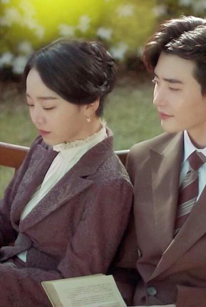 李钟硕剧照片一出,二硕看向李娜英的眼神,眼里都是宠溺