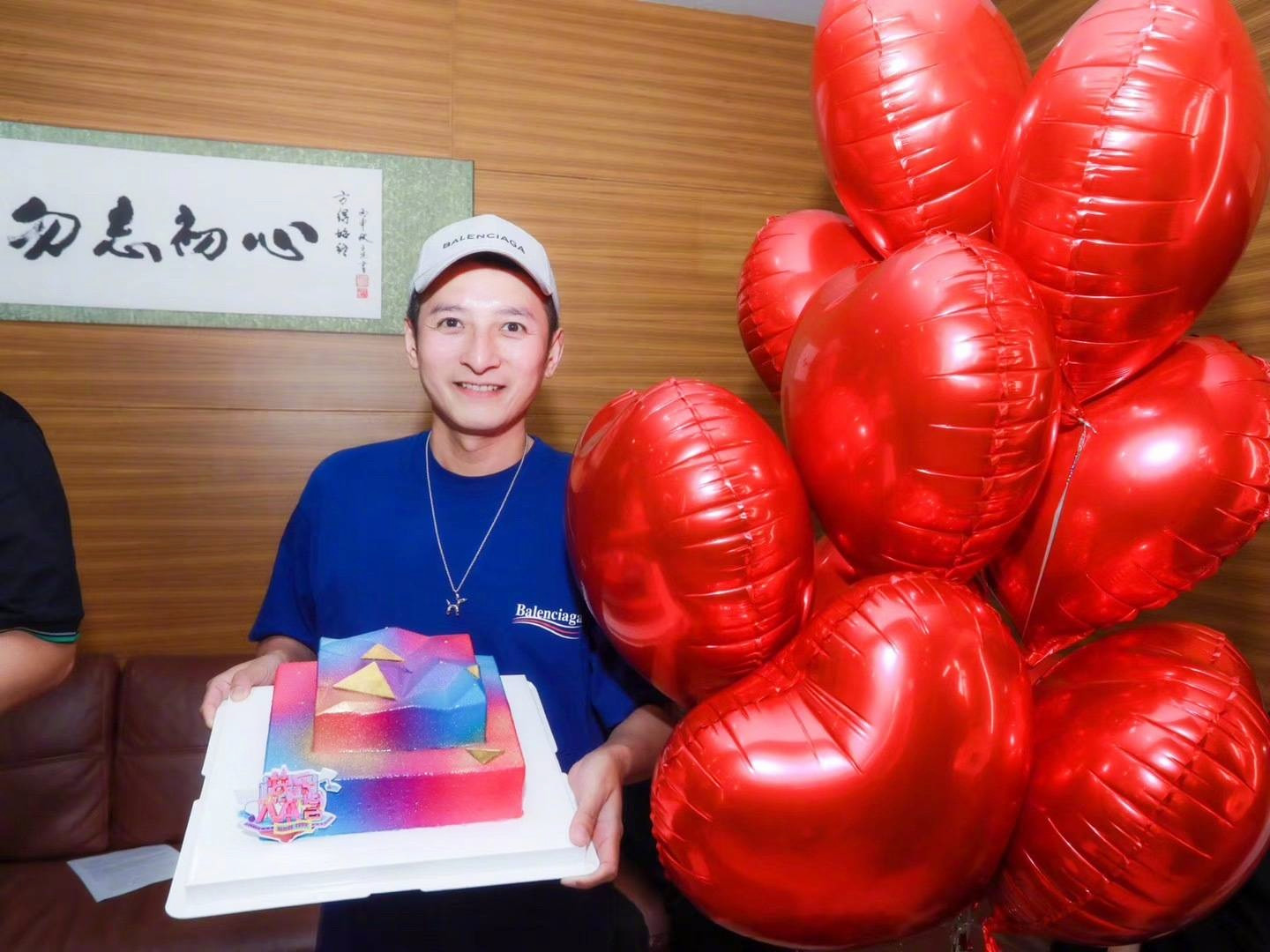 李维嘉喜提42岁生日,杜海涛配图是自己生日照片,她没有丝毫表示