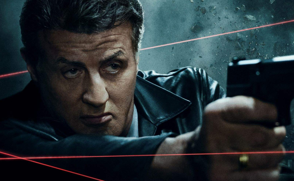 《第一滴血4》影片中有少量闪回,结尾处兰博回归故里,不觉莞尔