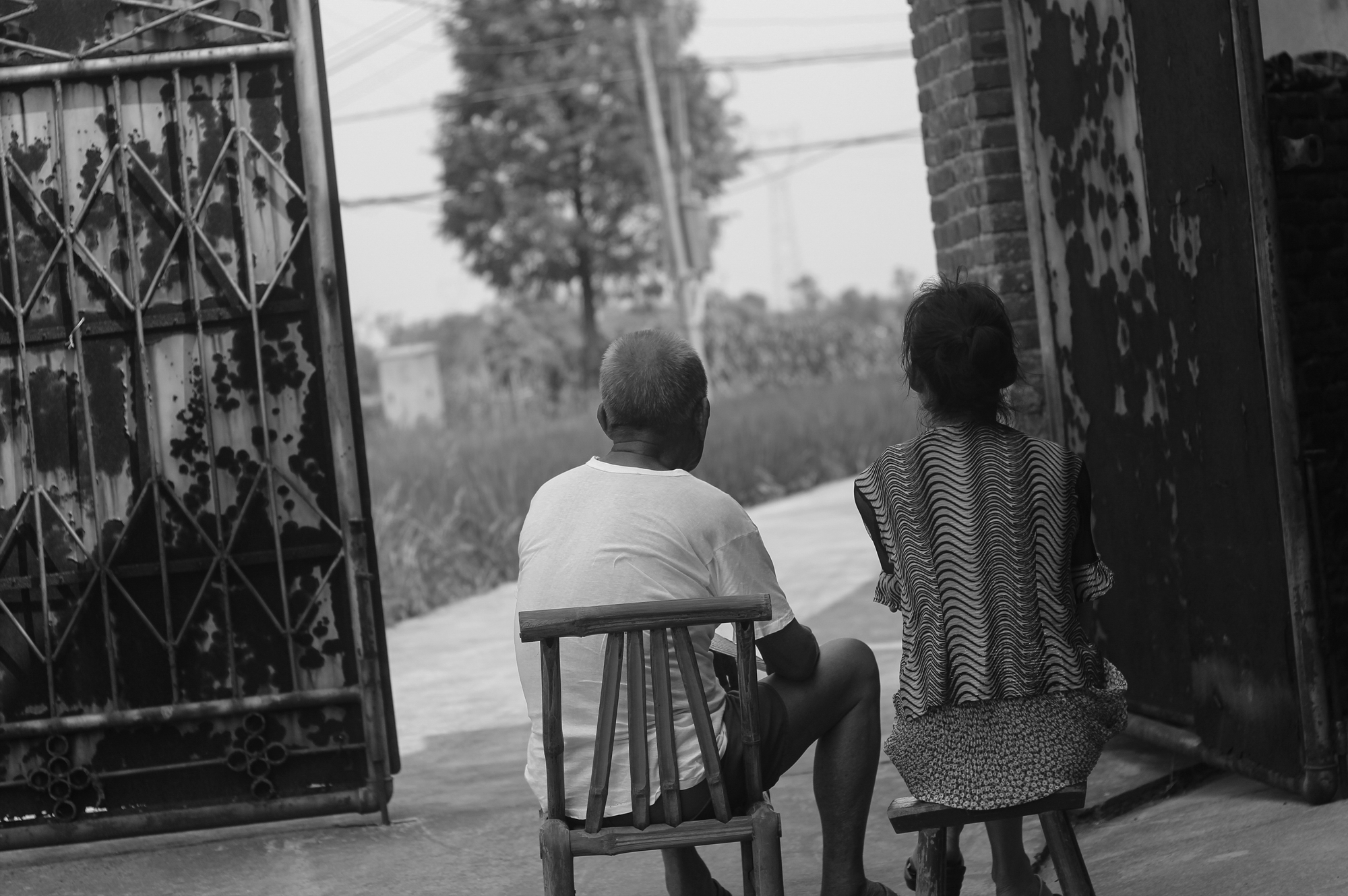 黑白人像纪实摄影 | 令人感动的孤单背影 | 男人女人老人与孩子