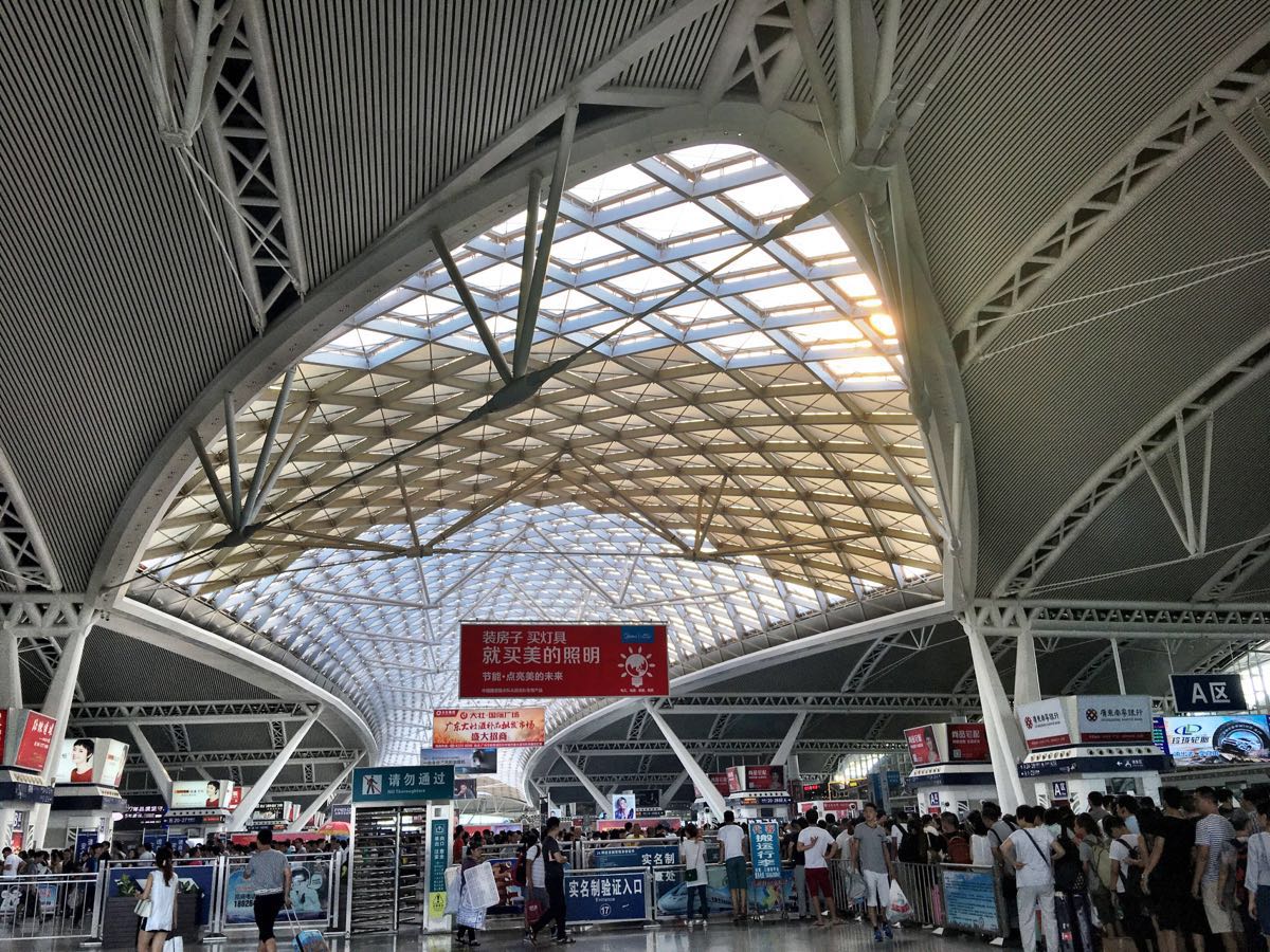 广州这座火车站,是华南地区最大,也是最繁忙的高铁站!