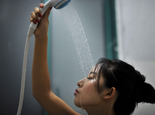 夏天经常洗冷水澡到底好不好?哪些人不宜洗冷水澡?