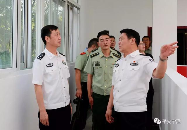 谢永春"八一"前夕慰问驻公安厅警卫中队