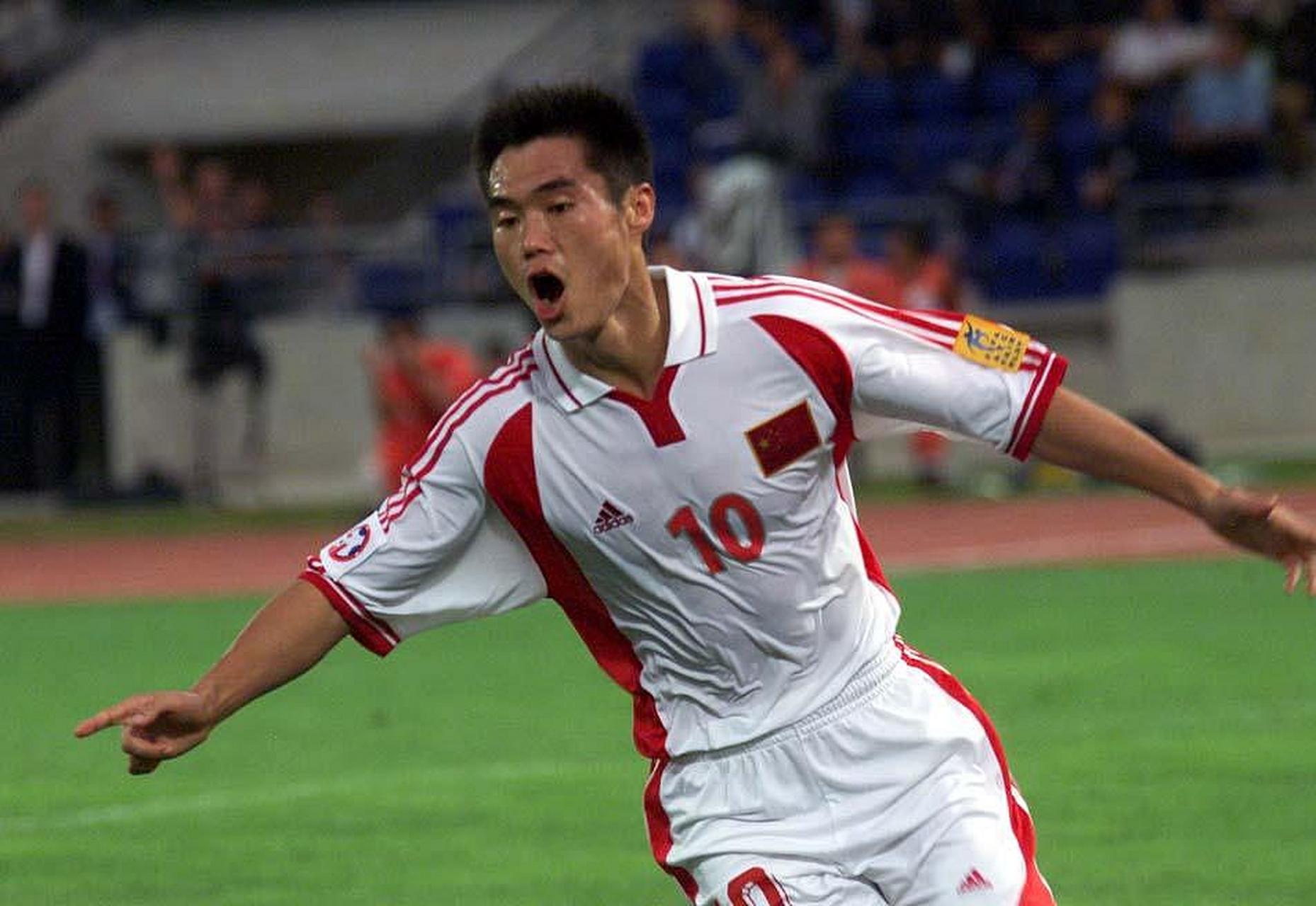 中超新任射手王武磊为何赛后首拜这位青岛大哥?