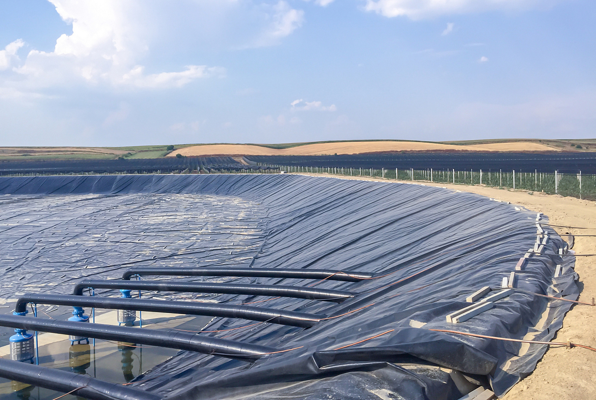 那片被遗忘的角落,垃圾场渗滤液调节池竟然藏着这样的秘密!