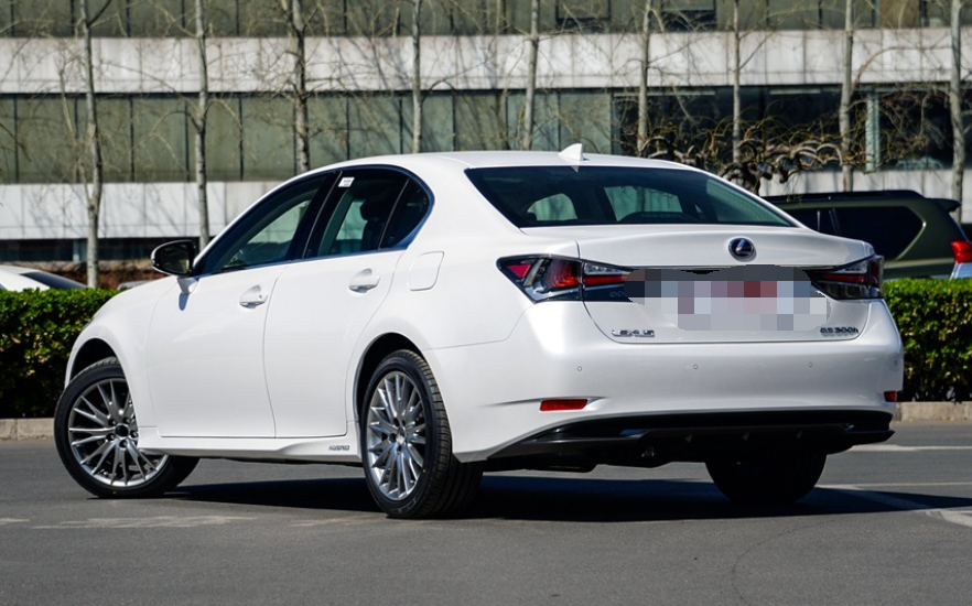 雷克萨斯gs 300h豪华版,它是"颜值担当",越看越心动