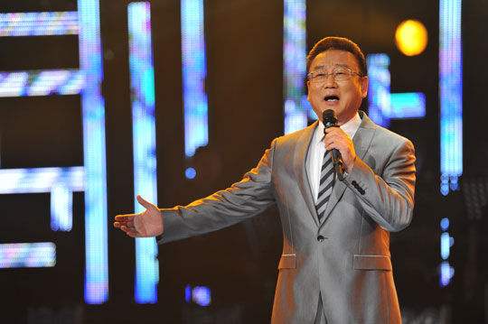 《蒙面唱将》再度来袭蒋大为与飞儿揭面无悬念,青年唱将引发猜想