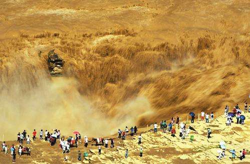 壶口瀑布与"旱地行船"