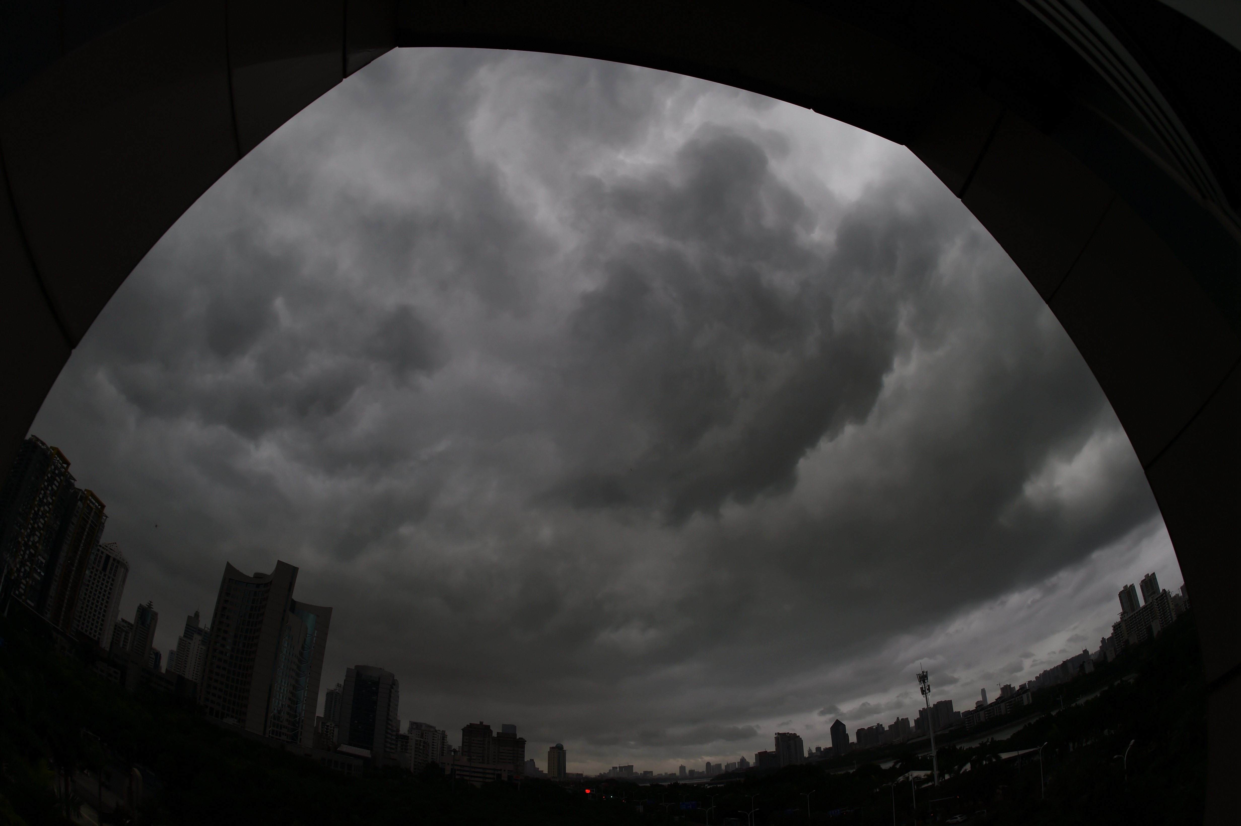 心理测试:你觉得哪一片乌云会下大雨?看看你是不是一个毒舌的人