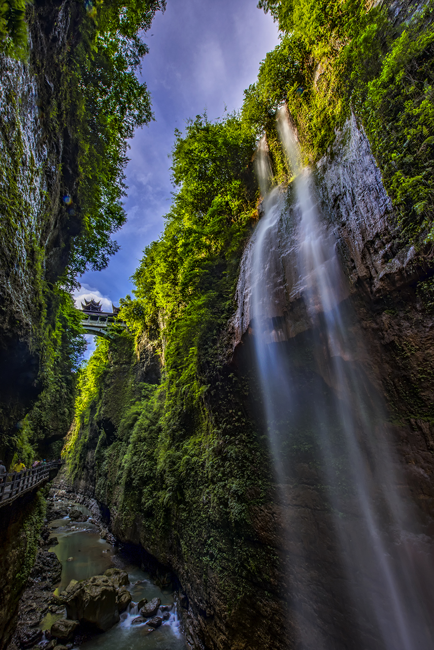 喀斯特地貌"天然博物馆"---恩施大峡谷