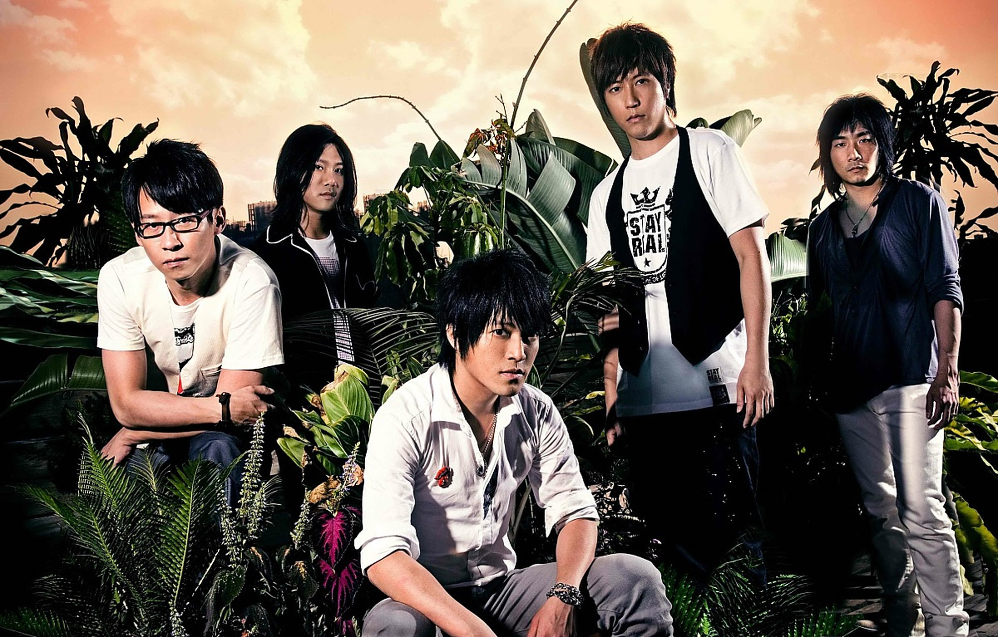 音乐# #苏打绿# 历经2年多商标大战去年十月夺回团名,苏打绿正式胁技