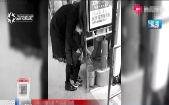 宝妈让4岁男孩公交撒尿被喷可耻 孩子尿尿没规律,做好3点可预防