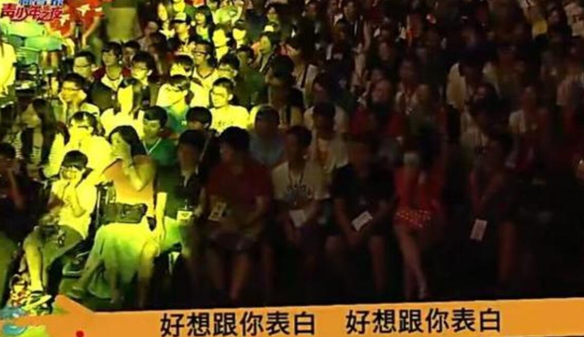 同样是开演唱会:花泽香菜整齐划一,萧亚轩"我说嘿,你说嘿"