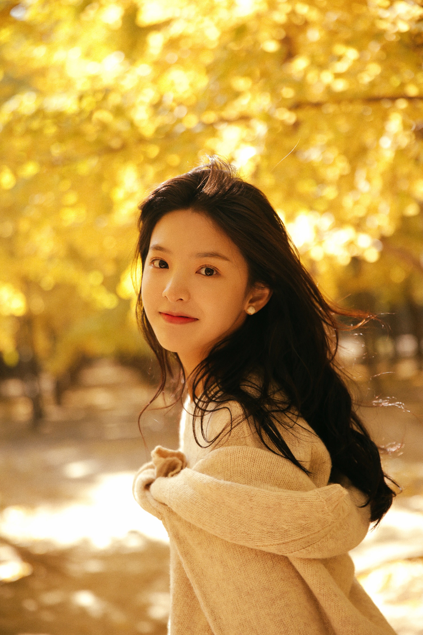 《师爷请自重》杀青,女主章若楠娇美可人,搭档张昊唯相爱相杀