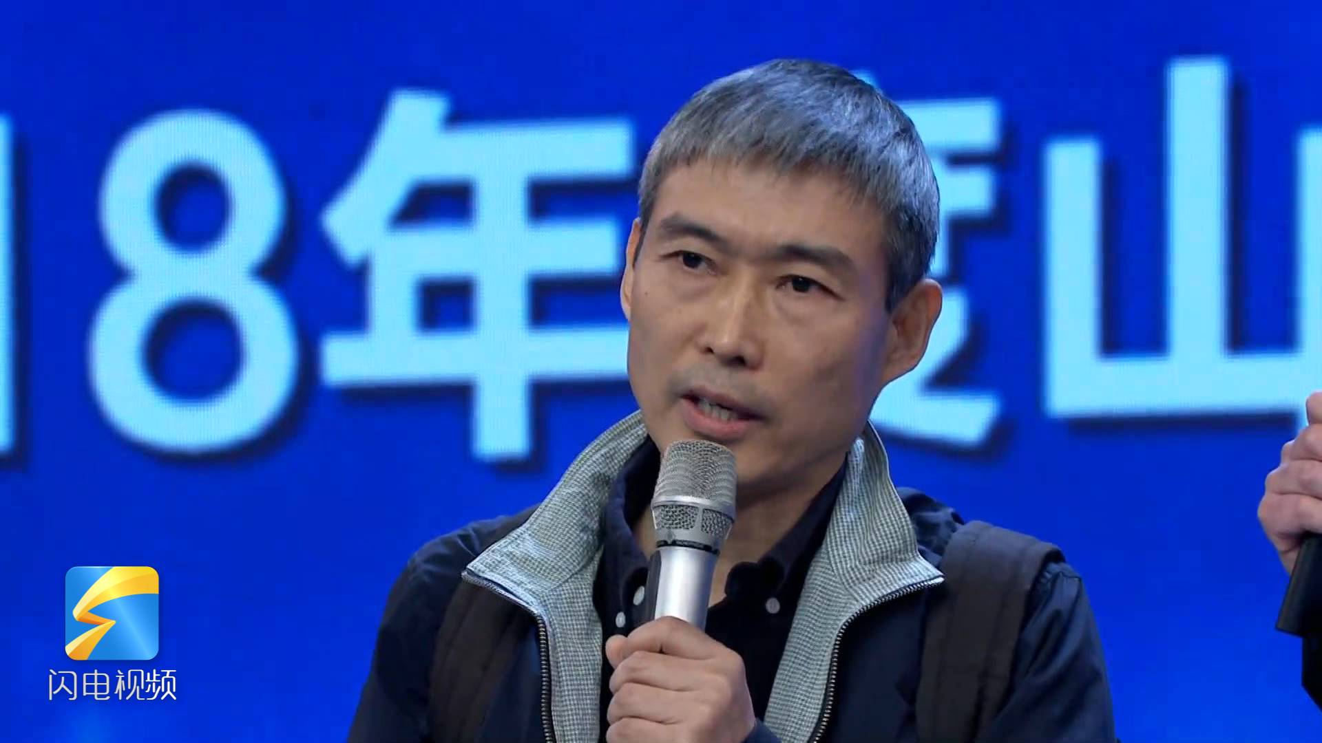 一年四季不离身的背包里究竟装了啥?樊宇在今天打开了